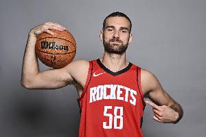 此前被火箭裁员！美记：澳大利亚前锋麦克维代表老鹰参加夏季联赛