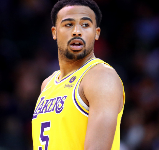 湖人曾为他放弃卡鲁索！塔克1年100万美元签费内巴切 24岁告别NBA