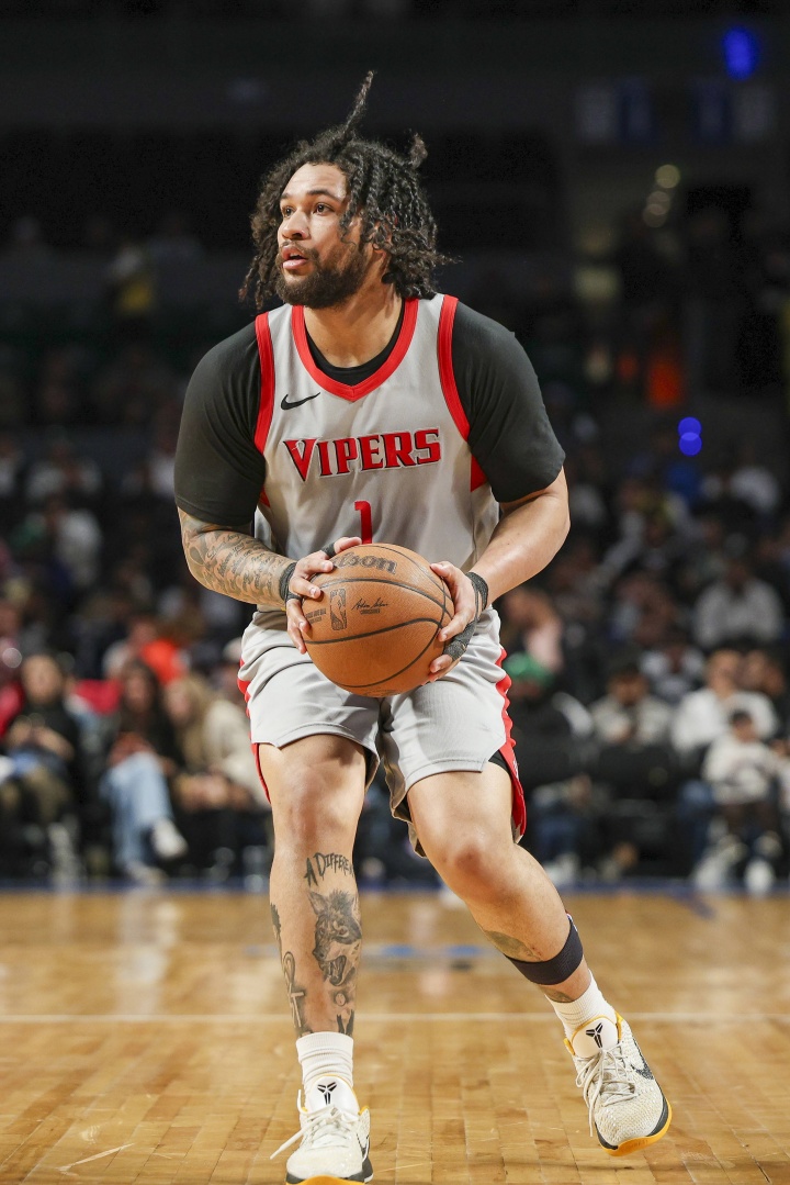 开云网站-媒体人：山西男篮签下前火箭后卫戴申·尼克斯！